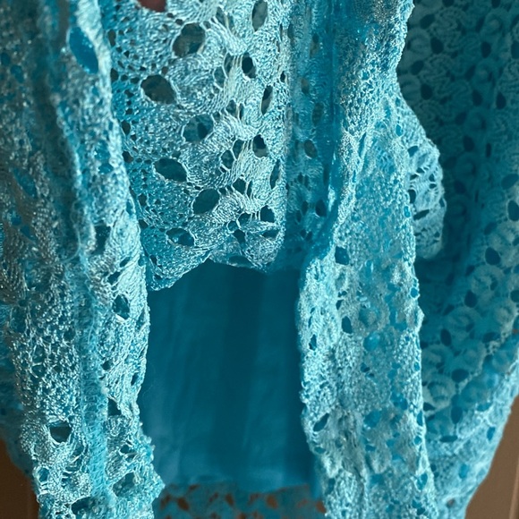 Size medium robin egg blue ladies shirt - Picture 3 of 5